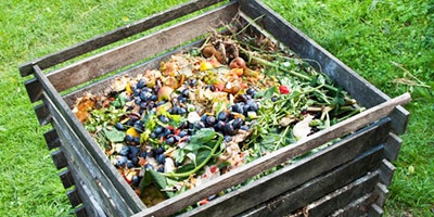Wie richtig kompostieren und einen Kompostbeschleuniger verwenden?